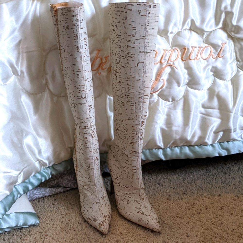 Yevrah Knee-high boots